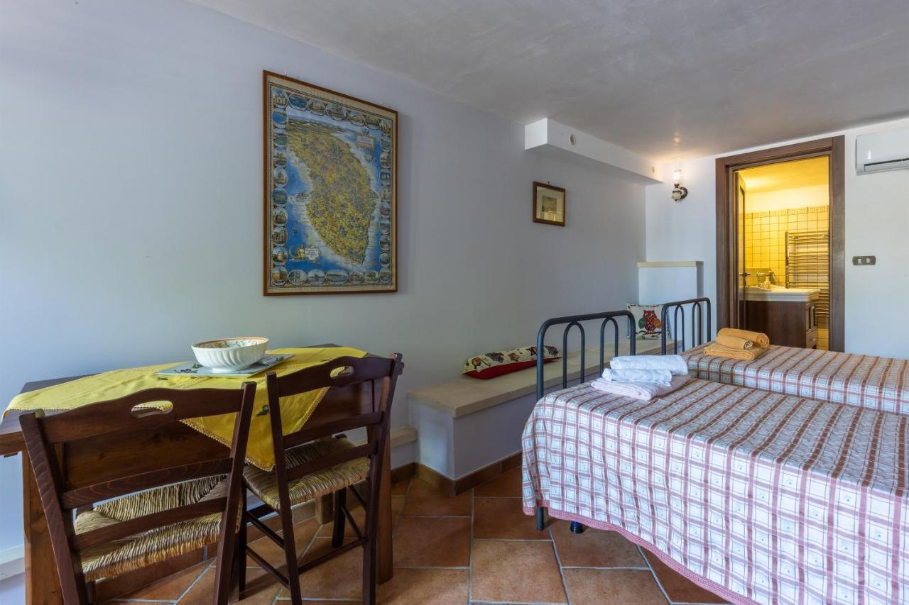 Bed and Breakfast Casa Ulmi Con Piscina à Uggiano La Chiesa Extérieur photo