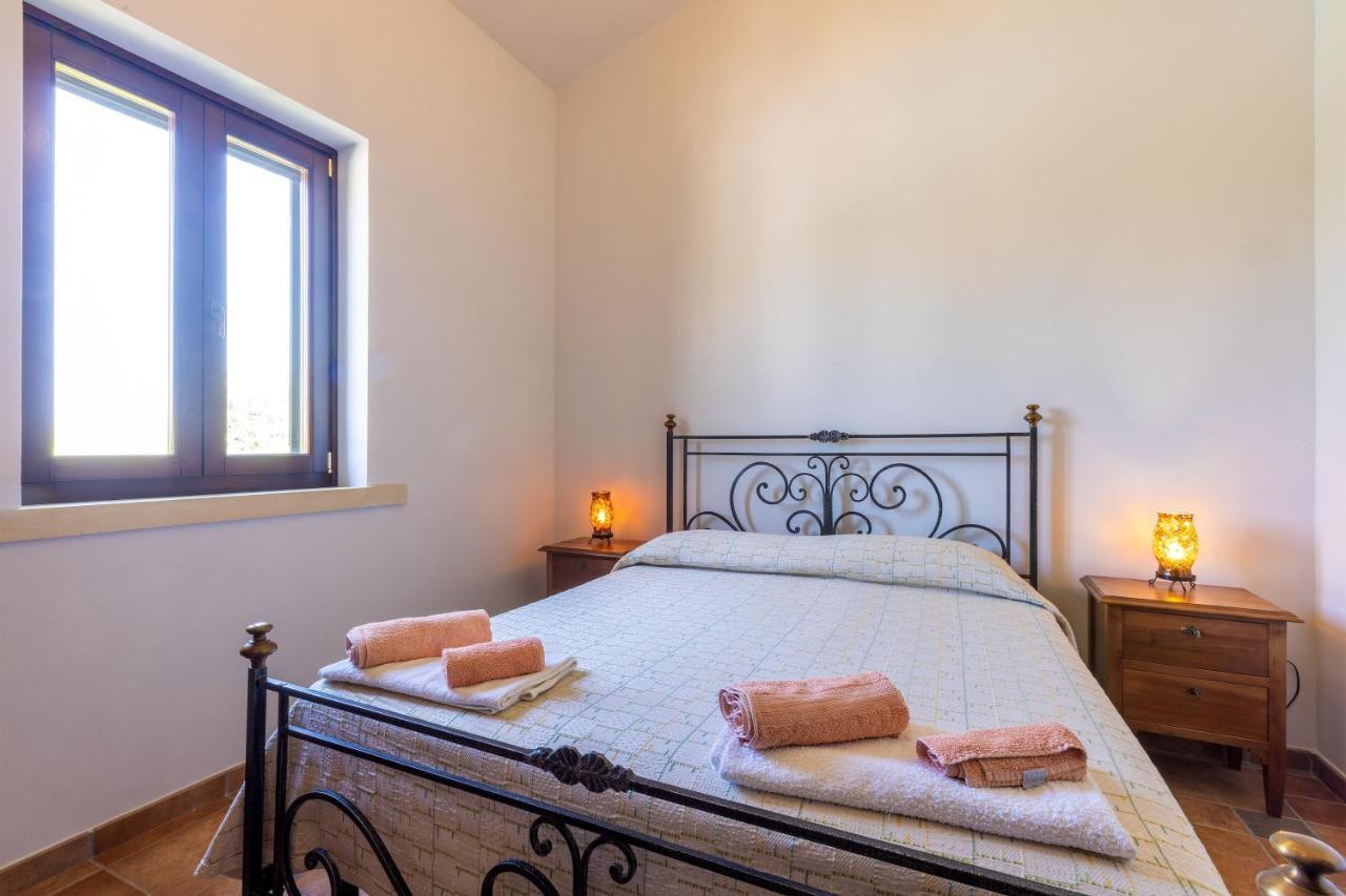 Bed and Breakfast Casa Ulmi Con Piscina à Uggiano La Chiesa Extérieur photo