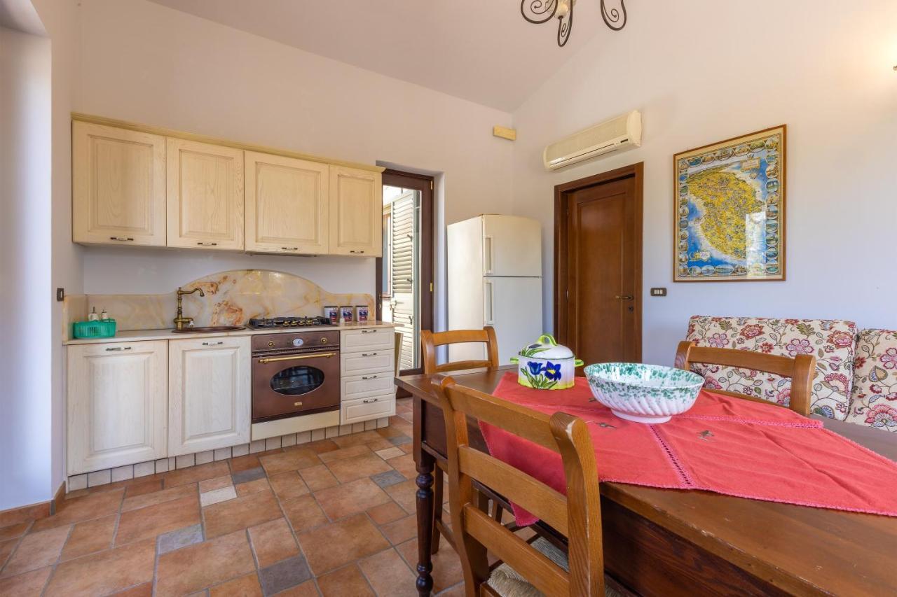 Bed and Breakfast Casa Ulmi Con Piscina à Uggiano La Chiesa Extérieur photo