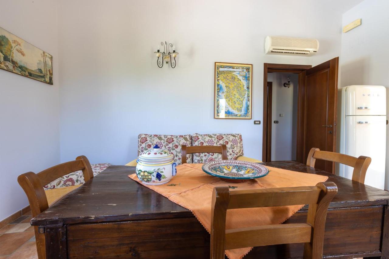 Bed and Breakfast Casa Ulmi Con Piscina à Uggiano La Chiesa Extérieur photo