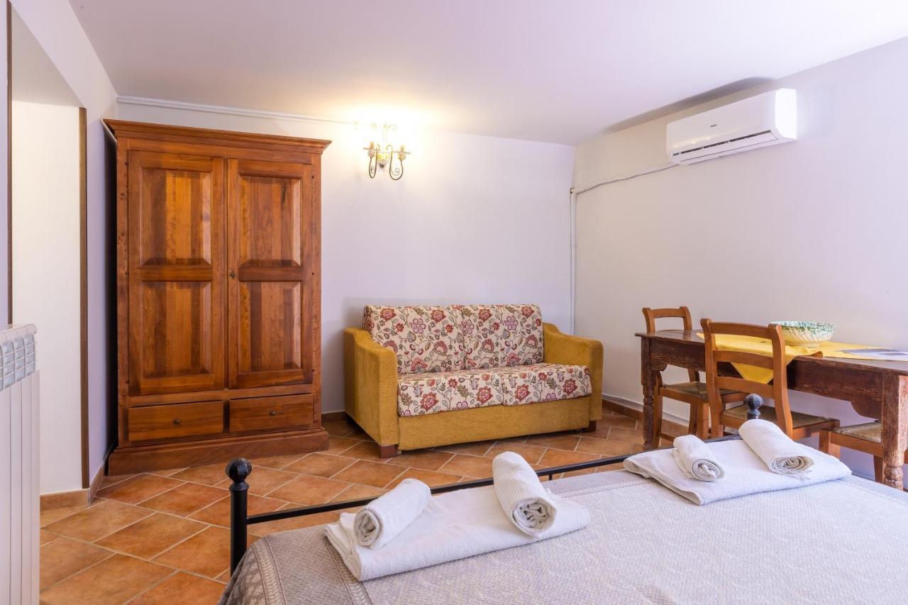 Bed and Breakfast Casa Ulmi Con Piscina à Uggiano La Chiesa Extérieur photo