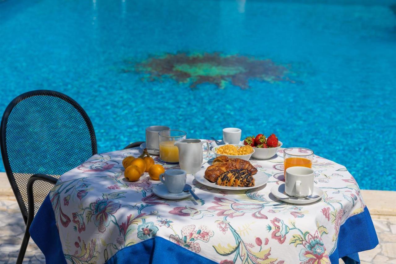 Bed and Breakfast Casa Ulmi Con Piscina à Uggiano La Chiesa Extérieur photo