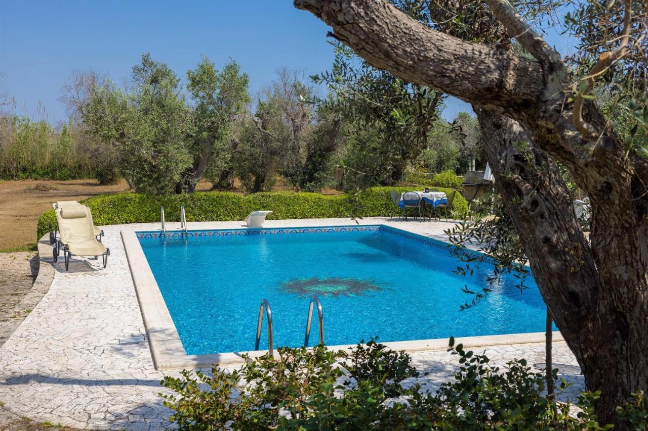 Bed and Breakfast Casa Ulmi Con Piscina à Uggiano La Chiesa Extérieur photo